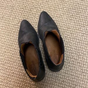 Madewell black leather ankle booties